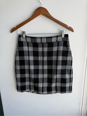 GAP Black and White Plaid Mini Skirt - Straight Silhouette